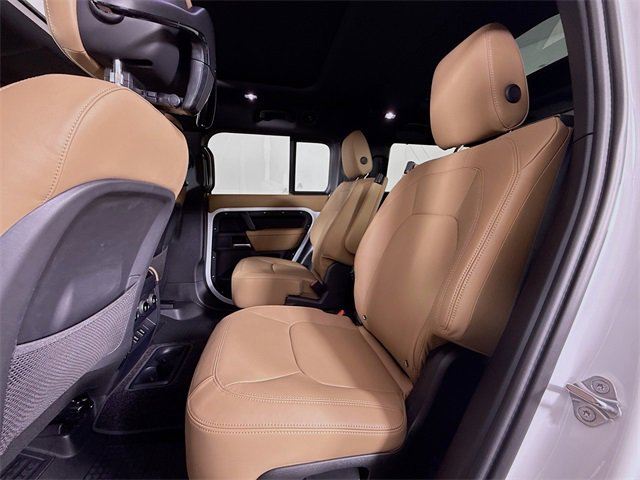 New 2026 Land Rover Defender 130 X-Dynamic SE image 24