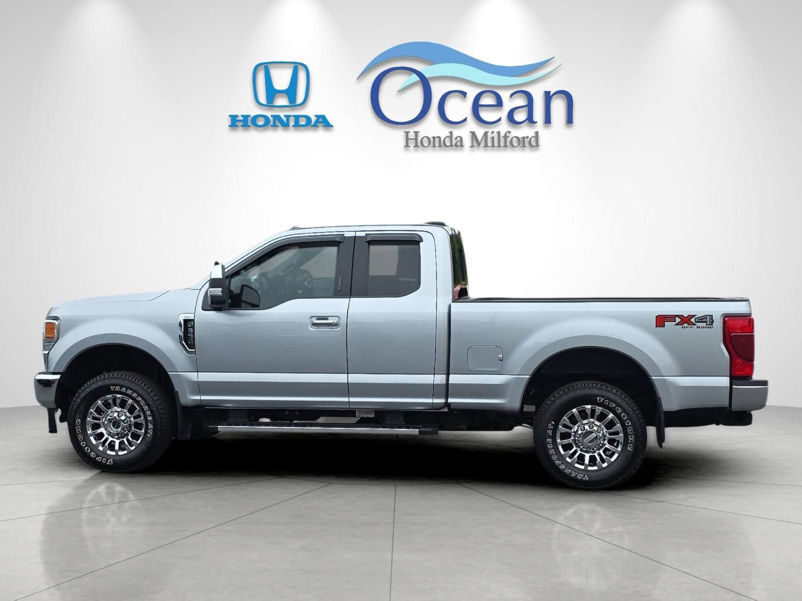 Used 2022 Ford F350 XLT w/ XLT Premium Package AWD/4WD image 6