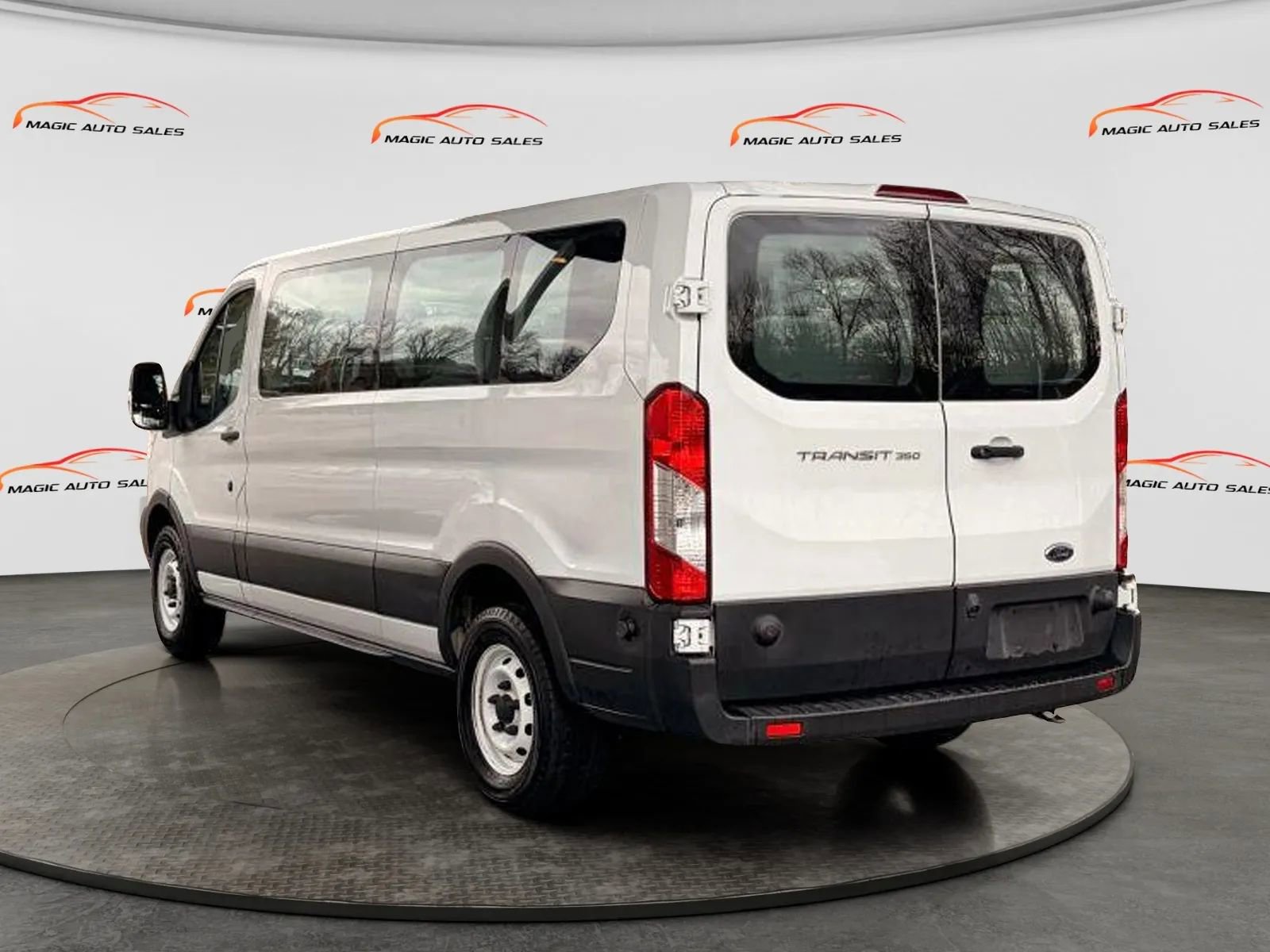 Used 2019 Ford Transit 350 XL RWD image 7