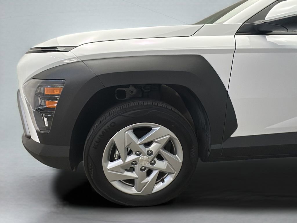 Certified 2025 Hyundai Kona SE AWD/4WD image 3