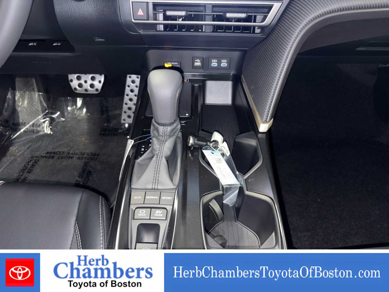 Used 2026 Toyota Camry SE FWD image 14