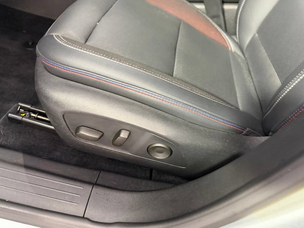 Used 2024 Chevrolet Equinox EV RS FWD image 27