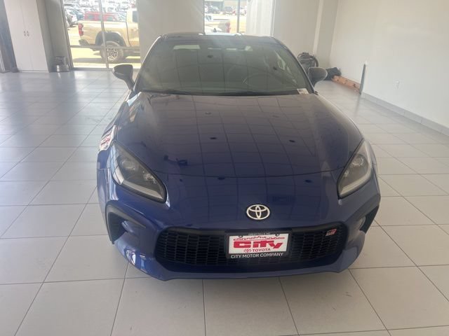 New 2025 Toyota GR86 RWD image 2