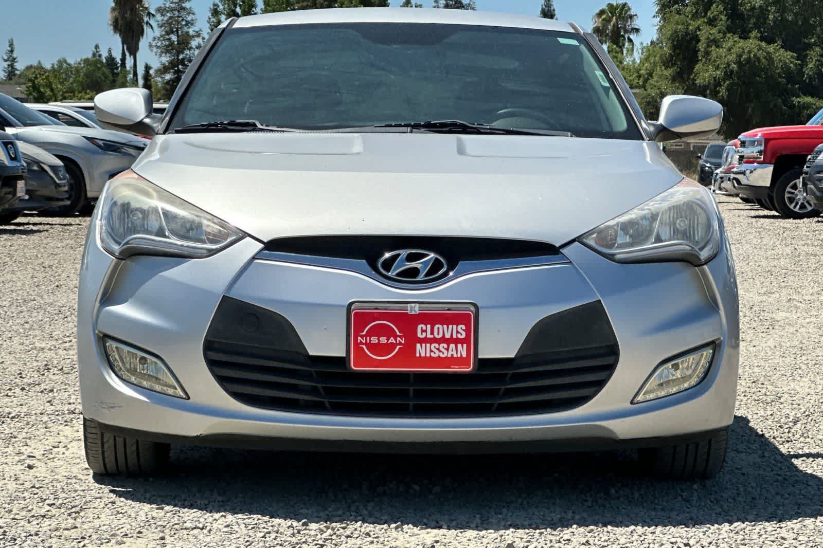 Used 2015 Hyundai Veloster FWD image 11