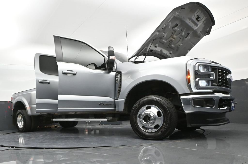 Used 2024 Ford F350 Lariat image 43