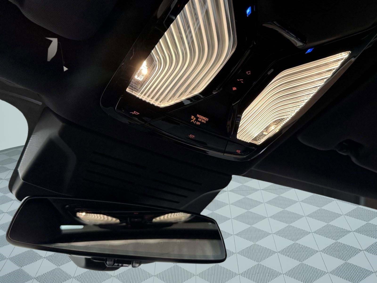 Used 2025 BMW X5 xDrive50e w/ Premium Package image 19