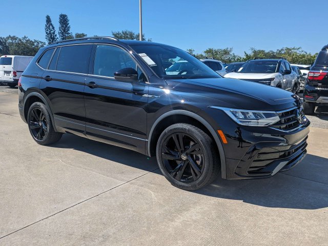 Used 2024 Volkswagen Tiguan SE R-Line
