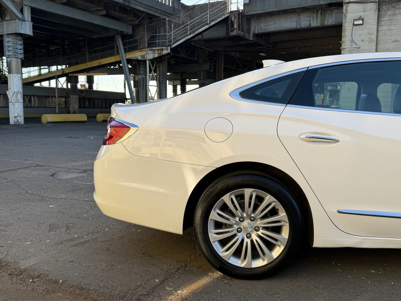 Used 2019 Buick LaCrosse Essence image 22