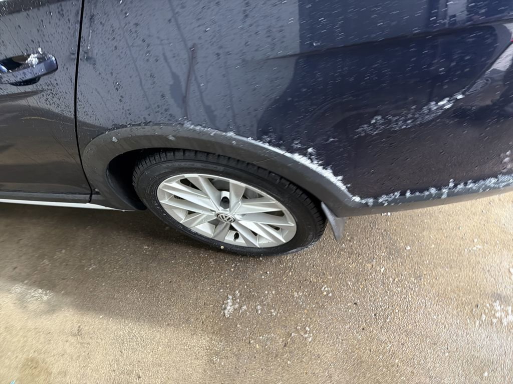 Used 2017 Volkswagen Golf Alltrack SE image 8