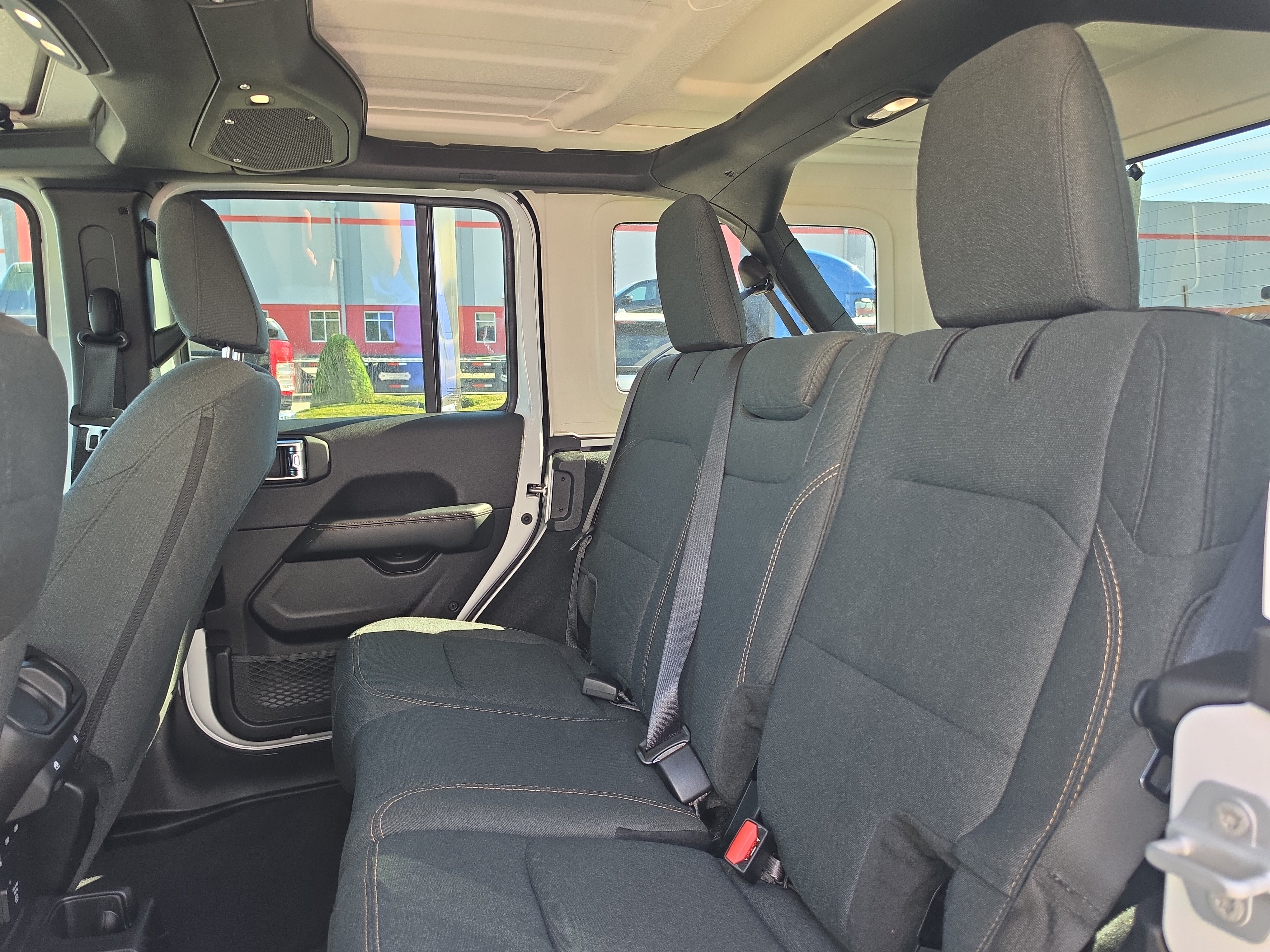 Used 2026 Jeep Wrangler Unlimited Sahara AWD/4WD image 14