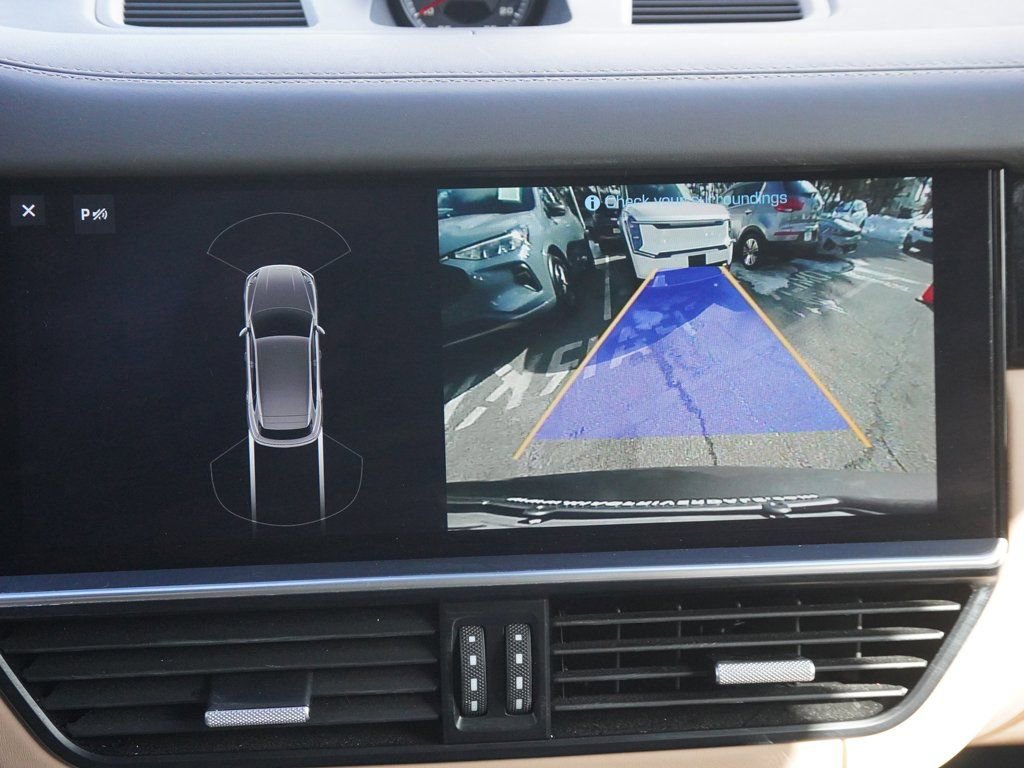 Used 2020 Porsche Cayenne Turbo image 58