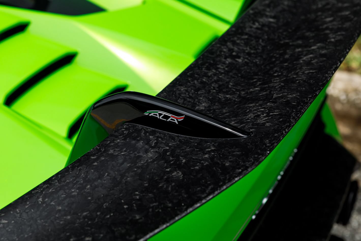 Used 2018 Lamborghini Huracan Performante AWD/4WD image 23
