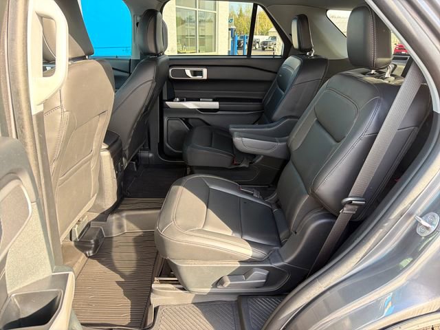 Used 2024 Ford Explorer XLT w/ Equipment Group 202A AWD/4WD image 29