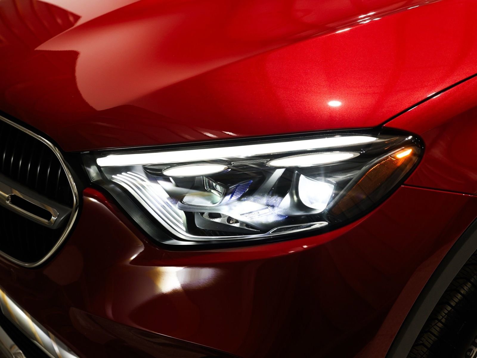 Used 2025 Mercedes-Benz GLC 300 4MATIC image 31