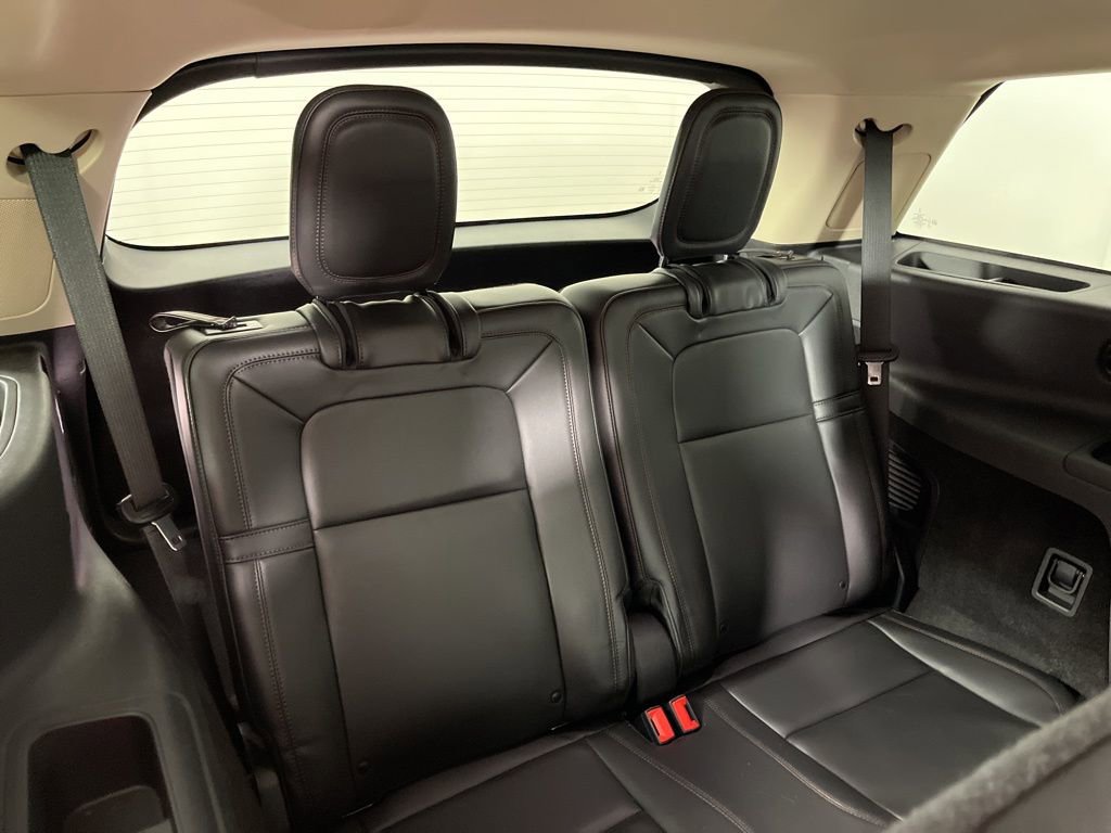 Used 2022 Lincoln Aviator Reserve w/ Equipment Group 201A image 8