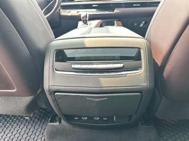 Used 2023 Cadillac Escalade ESV Premium Luxury Platinum AWD/4WD image 15