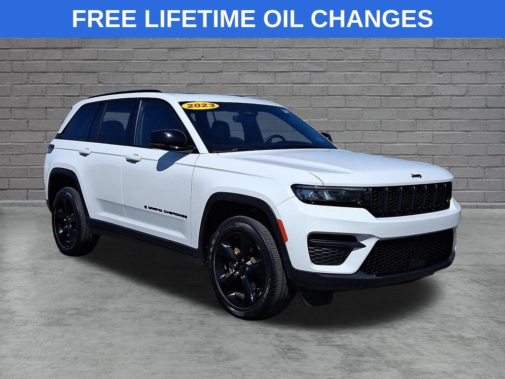 Used 2023 Jeep Grand Cherokee Altitude AWD/4WD image 1