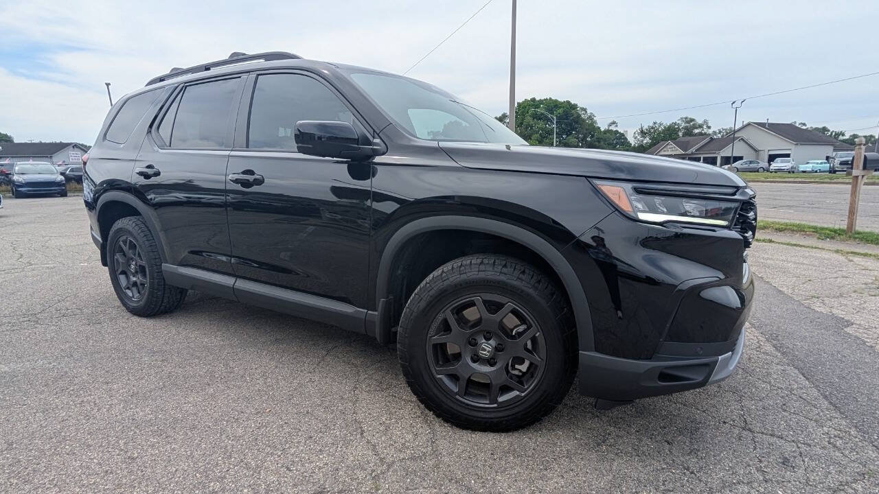 Used 2025 Honda Pilot TrailSport image 39