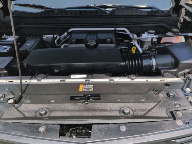 Used 2025 Chevrolet Colorado Trail Boss AWD/4WD image 31