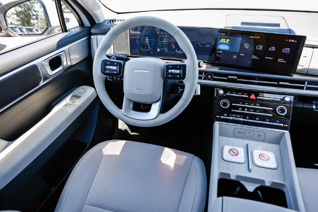 New 2026 Hyundai Santa Fe SE FWD image 17