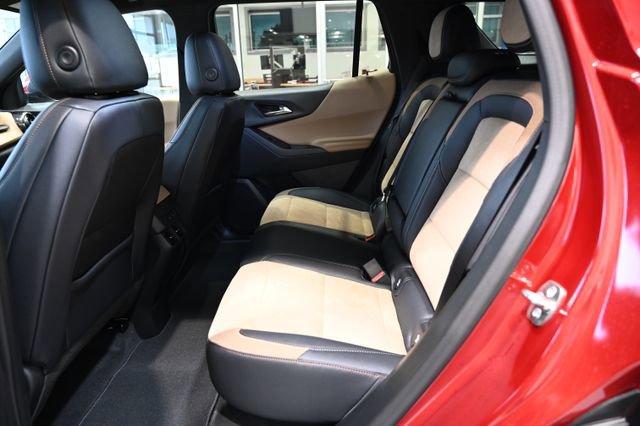 New 2026 Chevrolet Equinox ACTIV w/ Convenience Package III FWD image 19