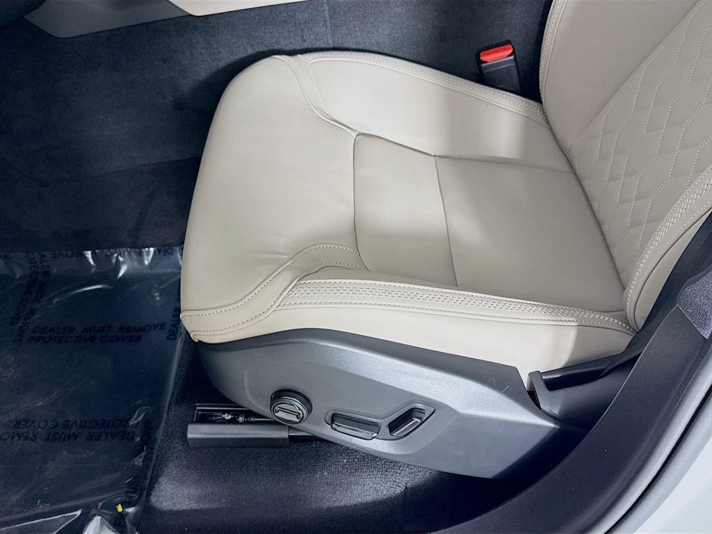 New 2026 Volvo XC90 B6 Plus w/ Protection Package Premier image 19