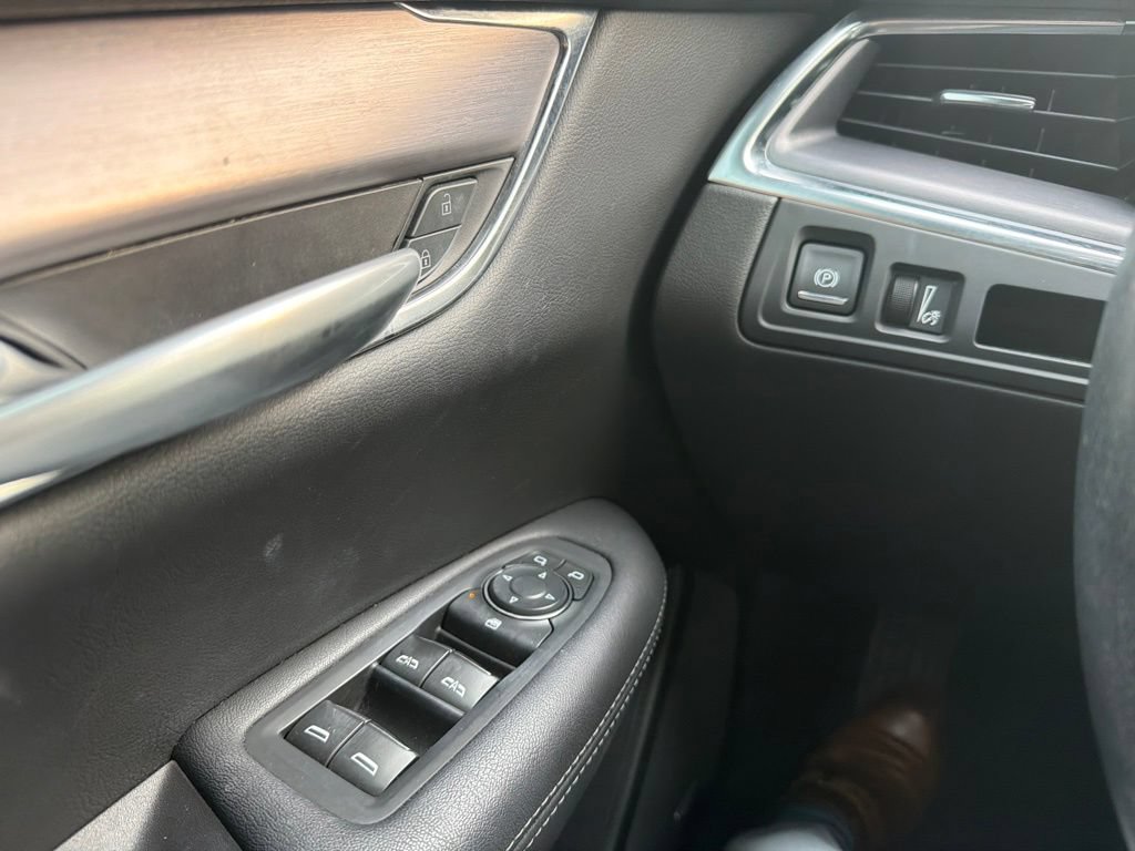 Certified 2023 Cadillac XT5 Luxury FWD image 14