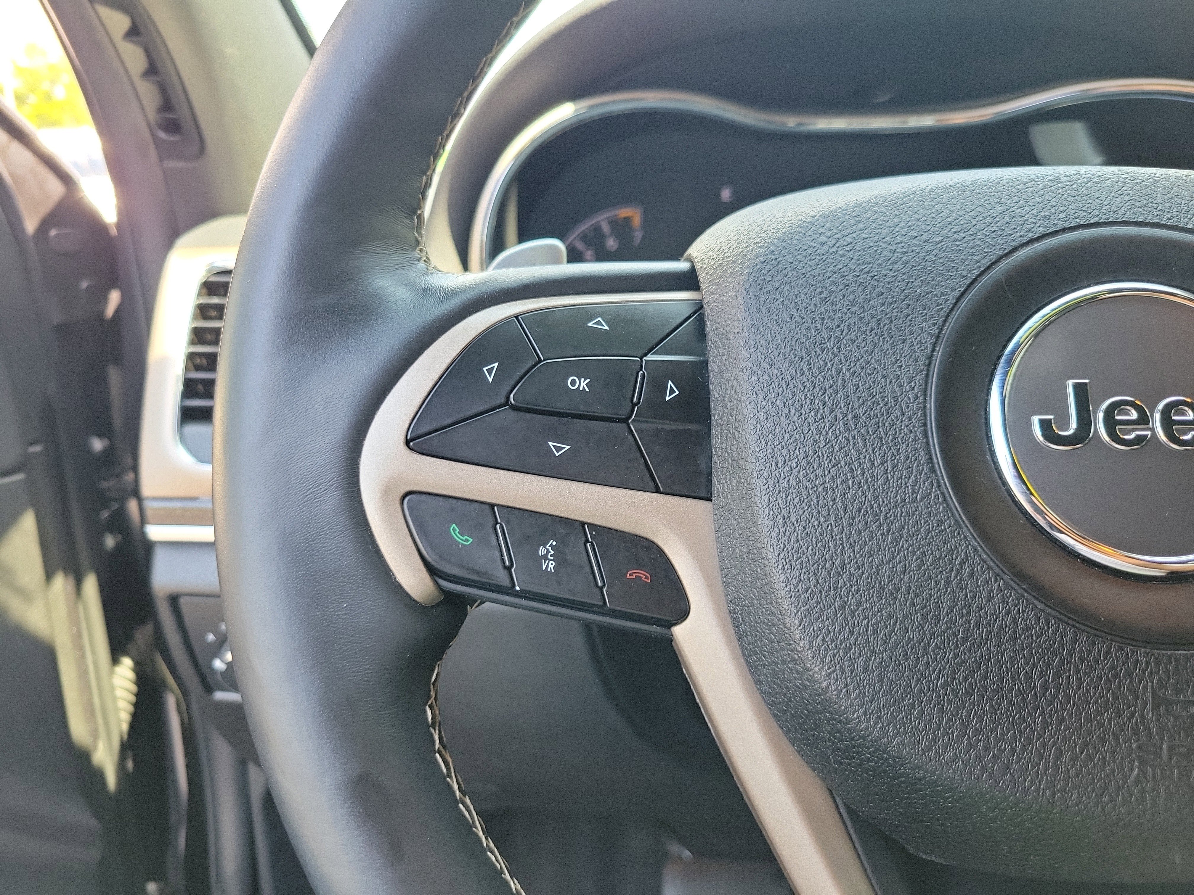Used 2017 Jeep Grand Cherokee Limited AWD/4WD image 29