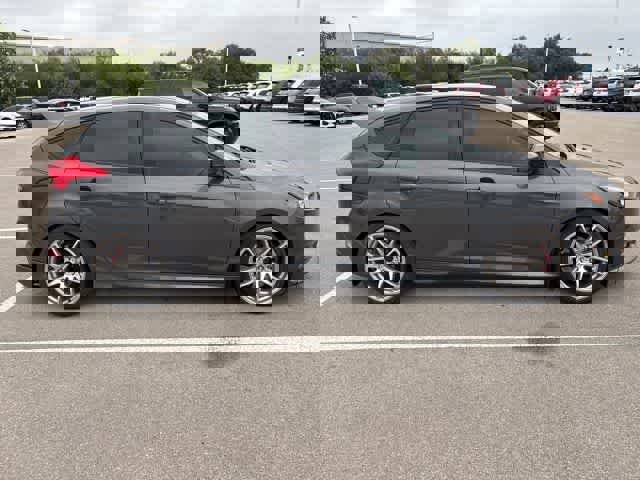 Used 2017 Ford Focus ST image 6