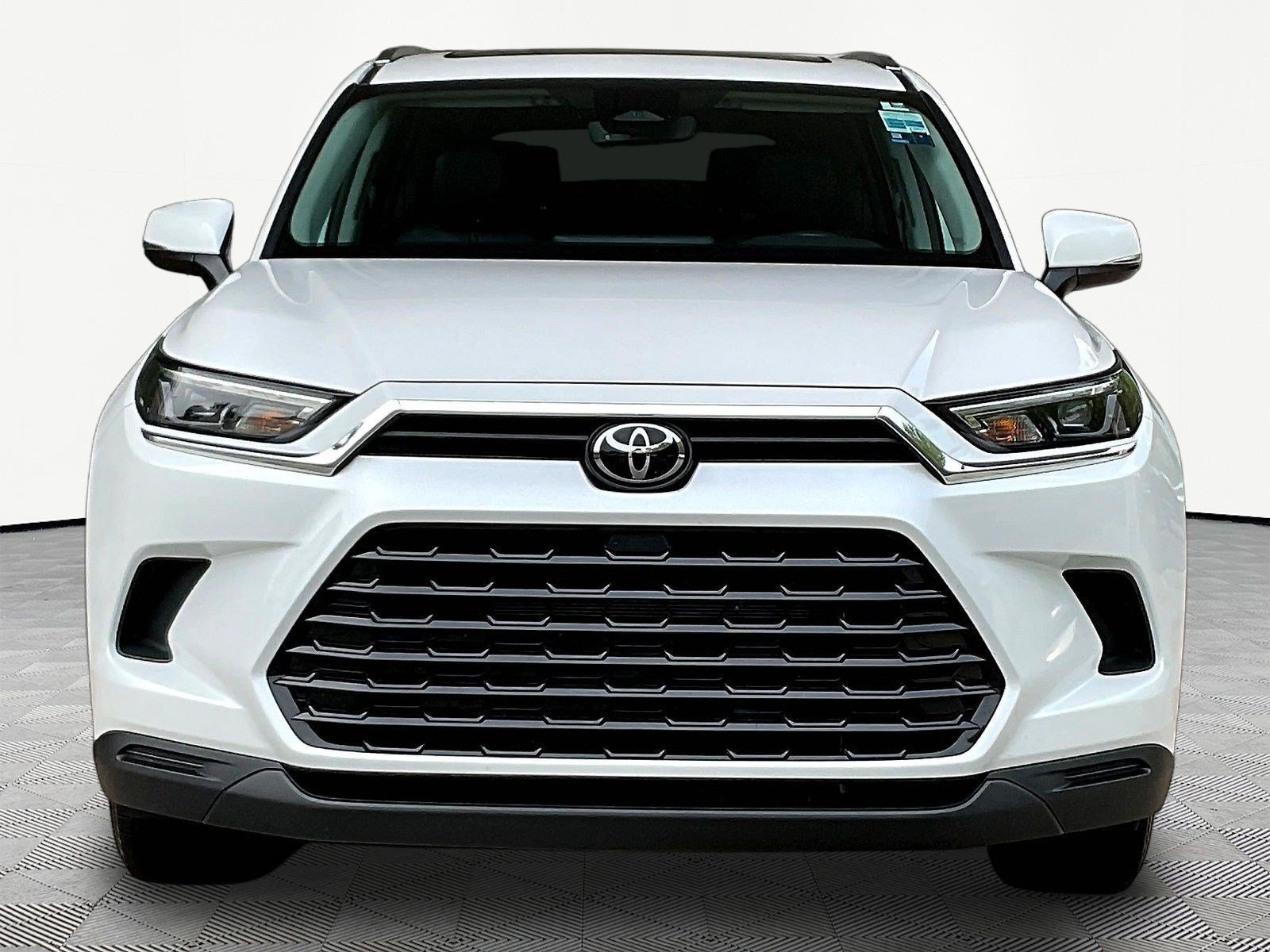 Certified 2024 Toyota Grand Highlander AWD image 2