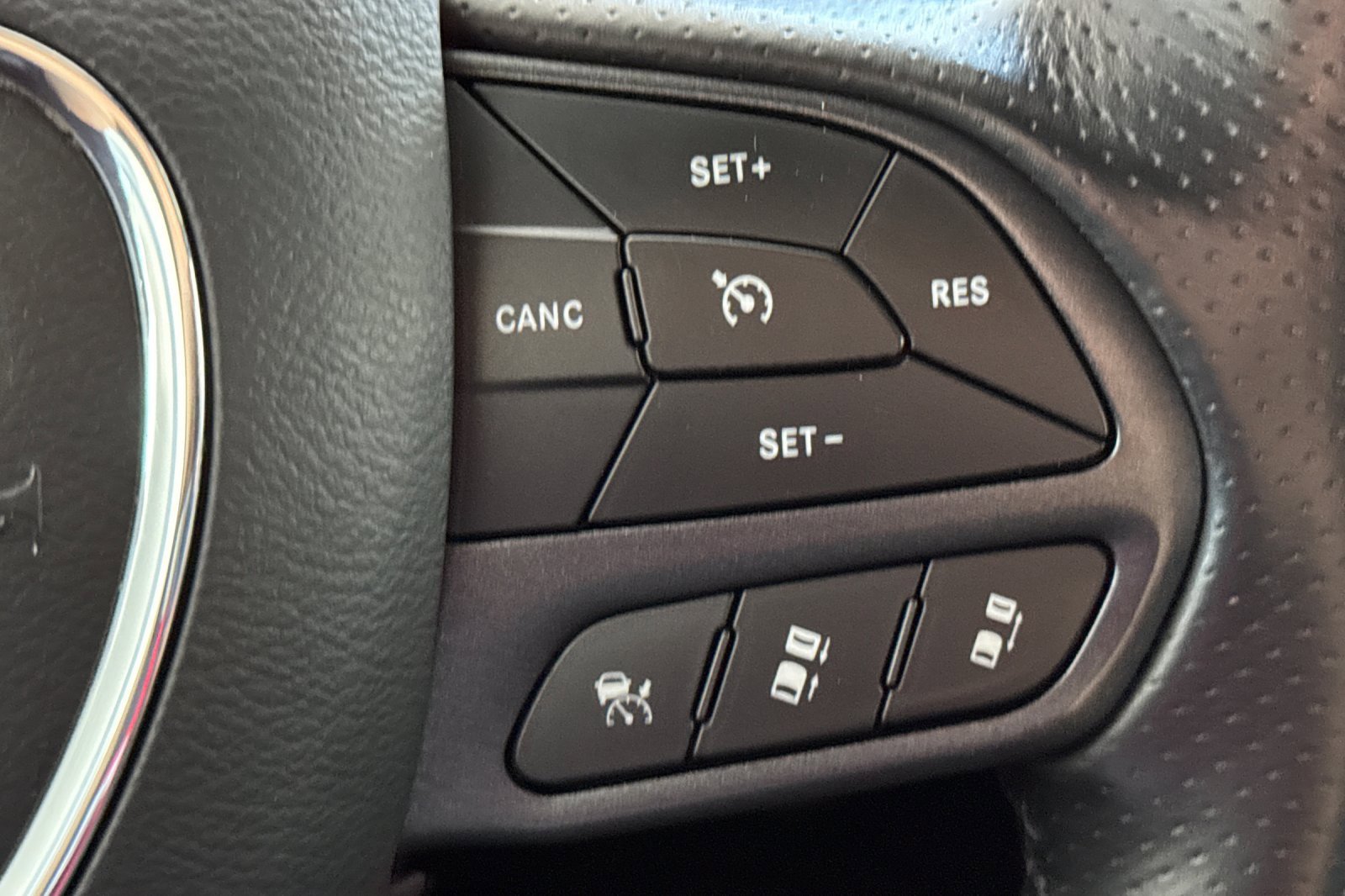 Used 2022 Dodge Durango GT image 39