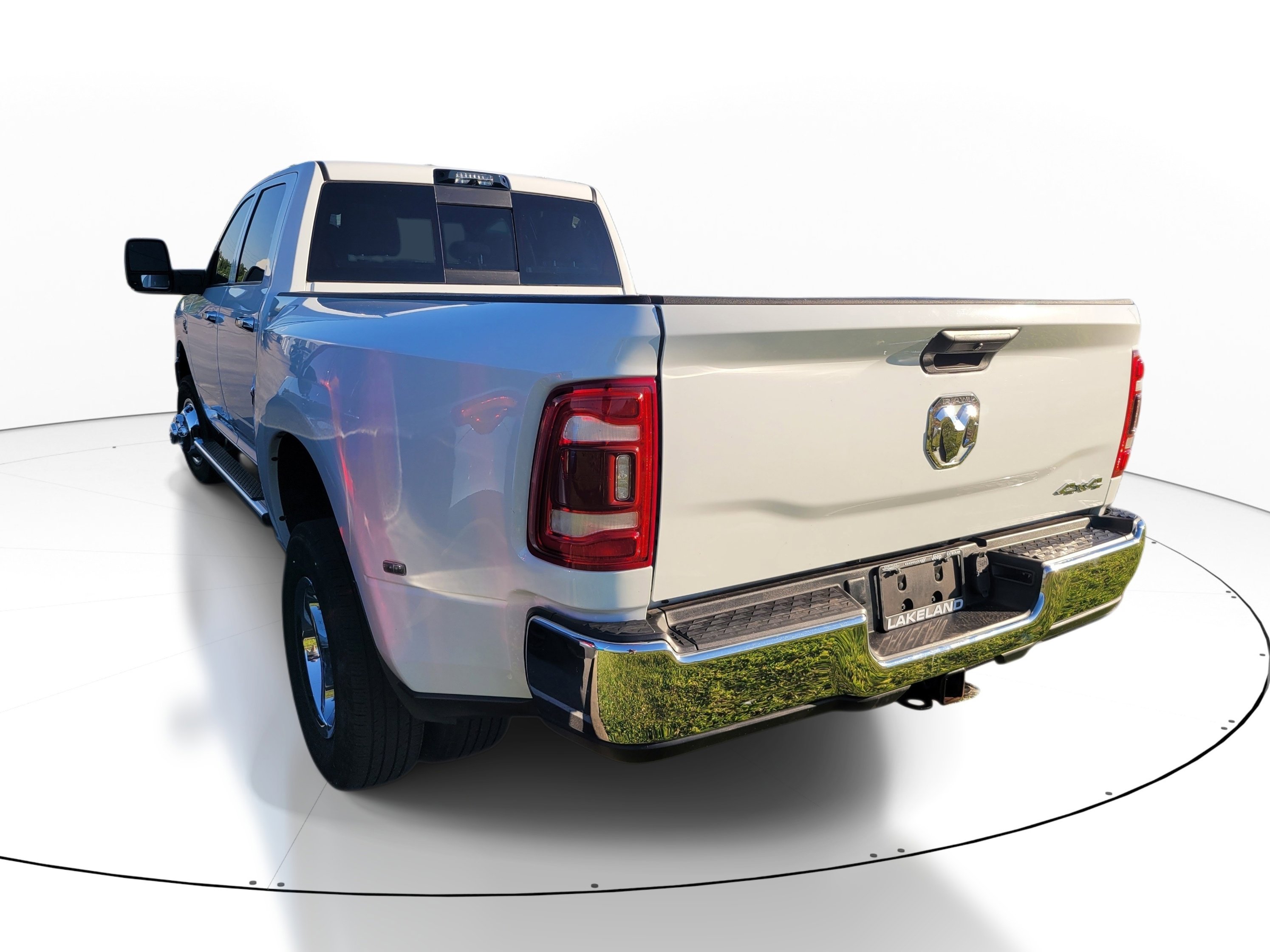 Used 2024 RAM 3500 Tradesman w/ Chrome Appearance Group AWD/4WD image 6