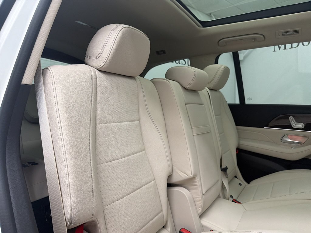 Used 2026 Mercedes-Benz GLS 450 4MATIC image 27