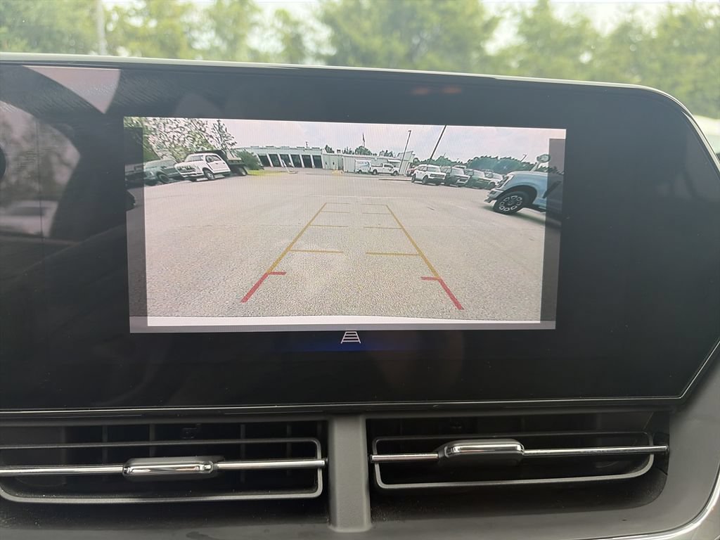Used 2025 Chevrolet Trax LT FWD image 24