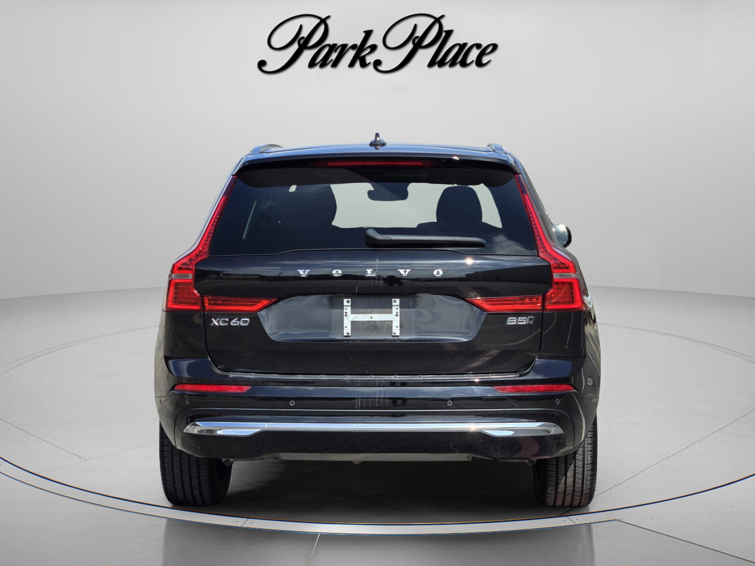 Used 2023 Volvo XC60 B5 Plus w/ Climate Package image 4