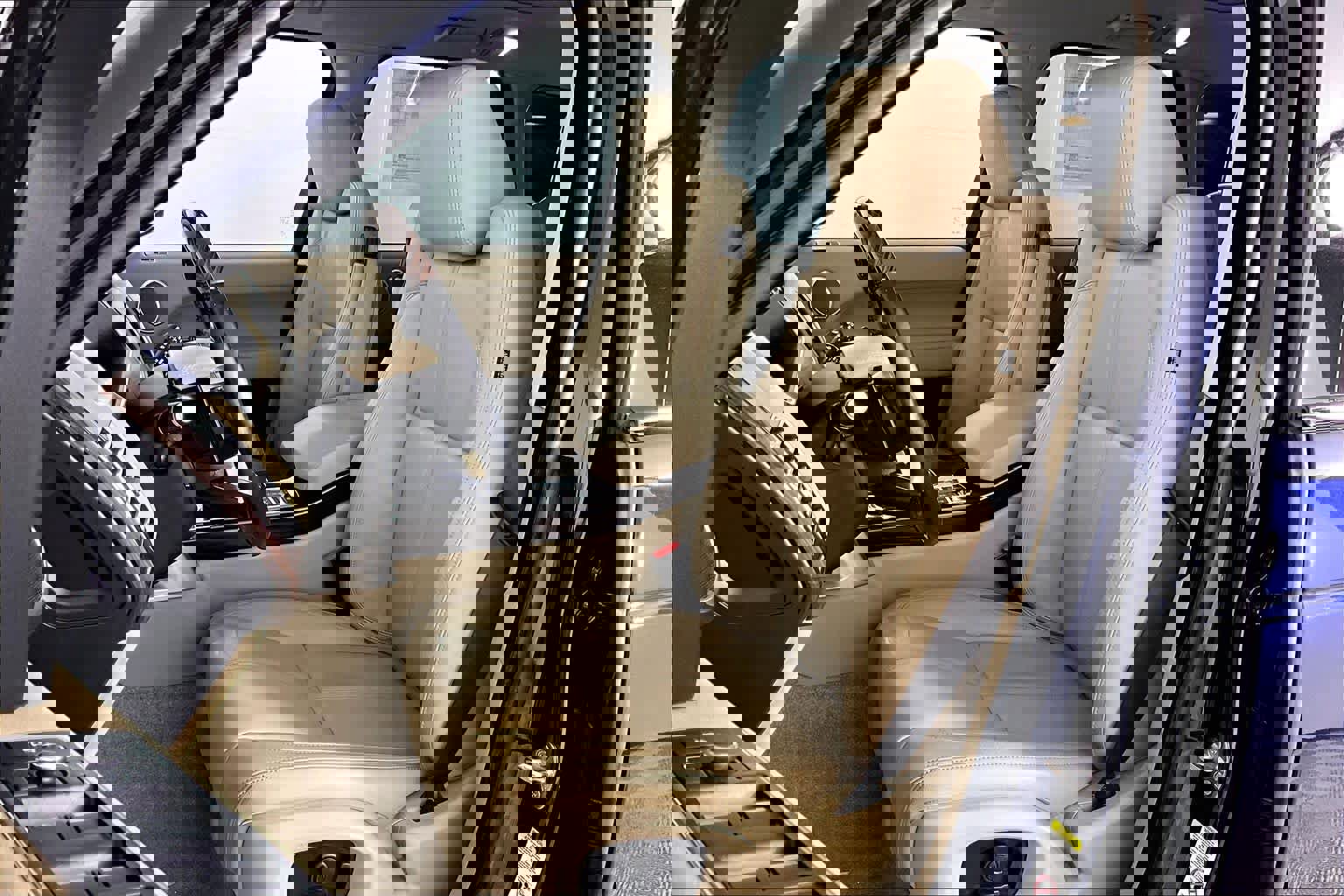 Used 2016 Land Rover Range Rover image 7