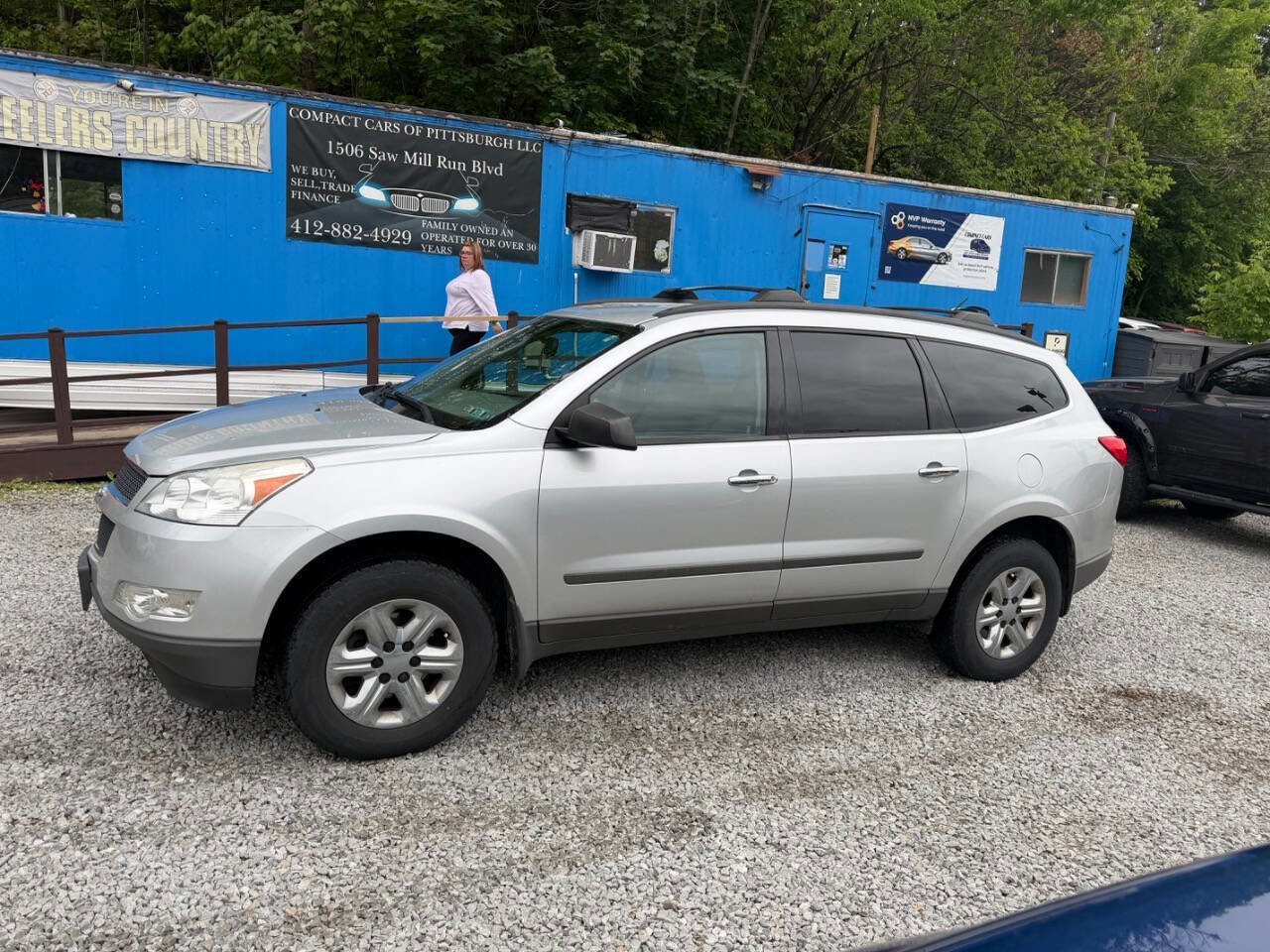 Used 2012 Chevrolet Traverse LS FWD image 2