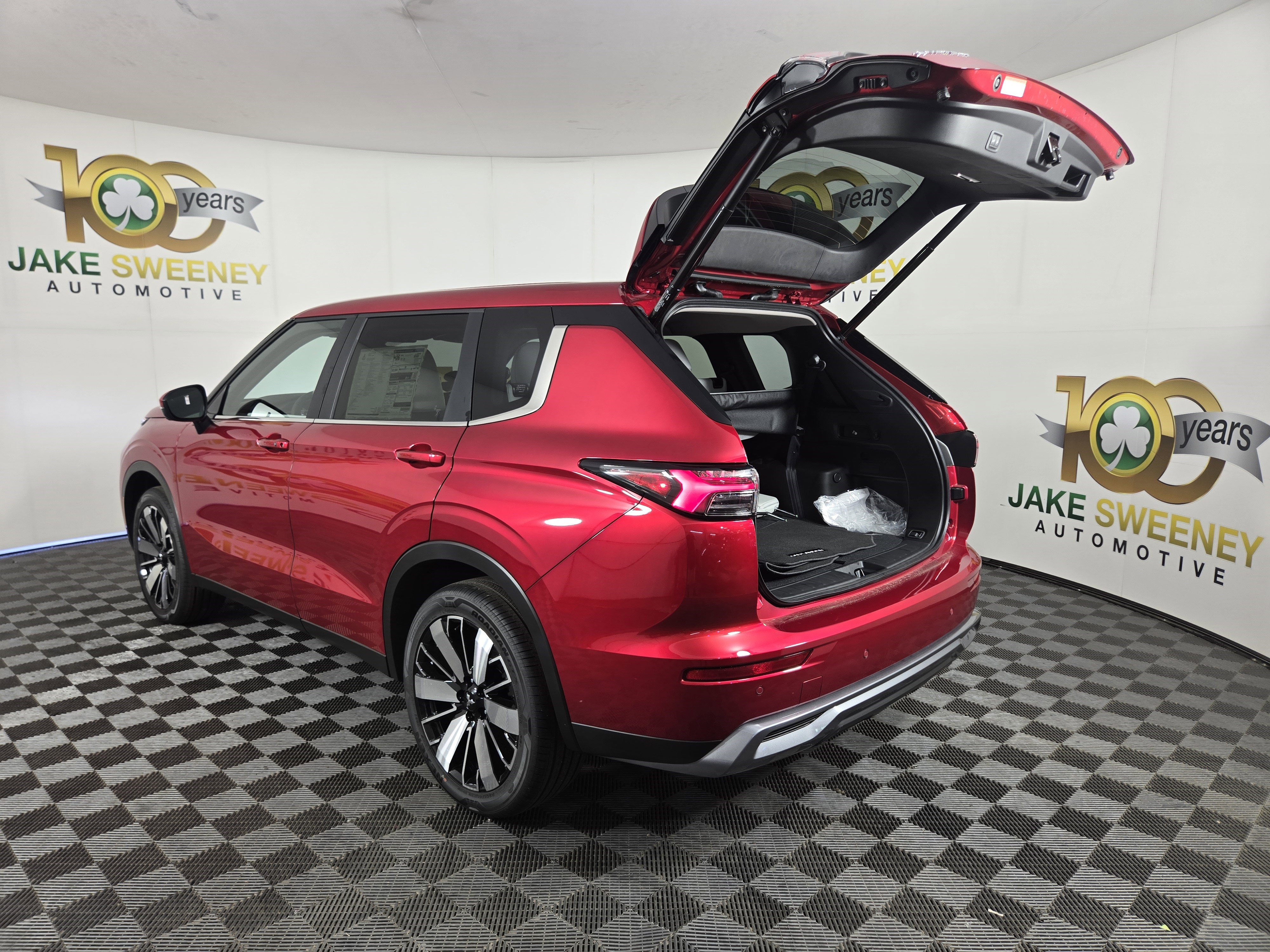 New 2025 Mitsubishi Outlander SE image 32