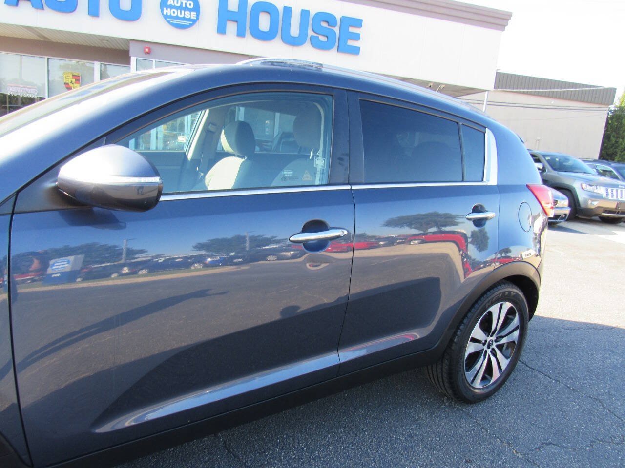 Used 2012 Kia Sportage EX AWD/4WD image 10