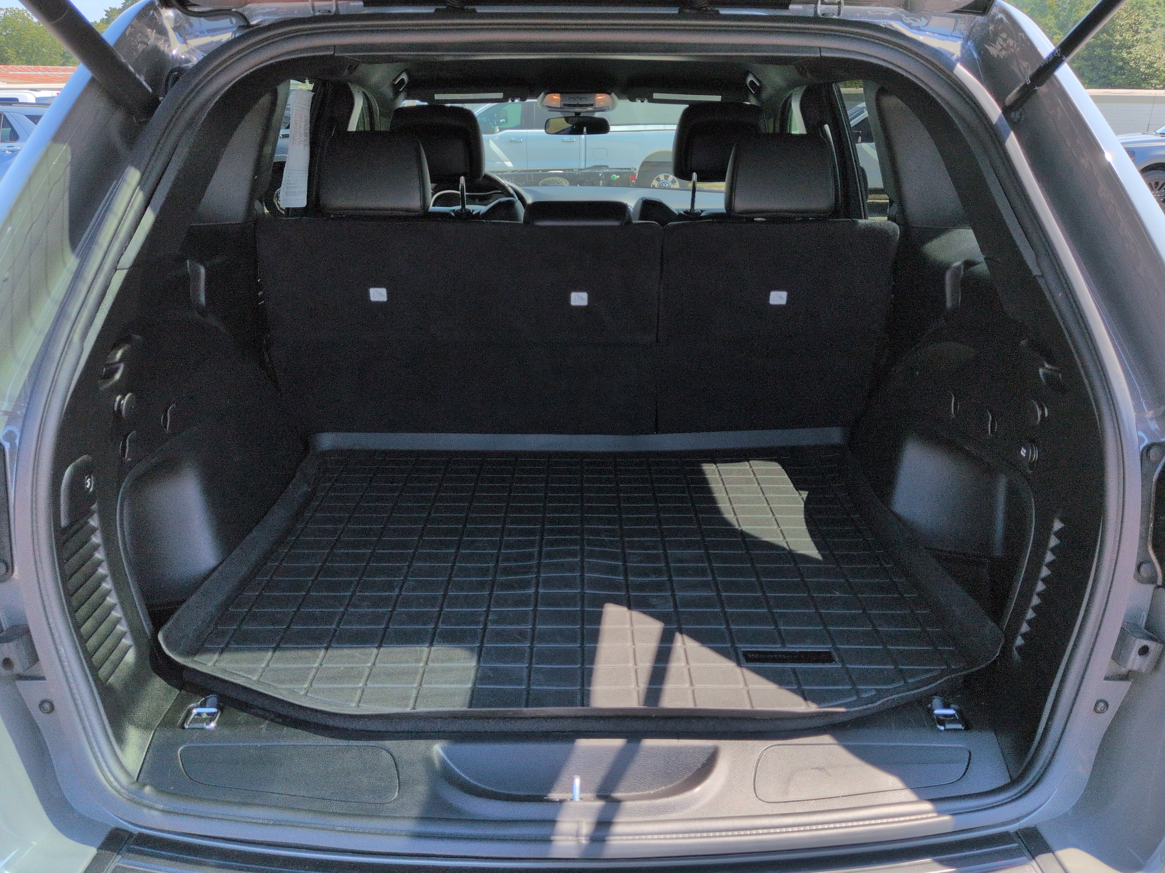 Used 2021 Jeep Grand Cherokee Laredo X RWD image 11