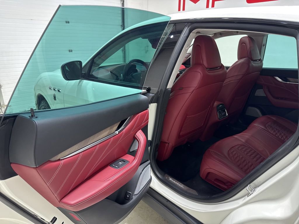 Used 2019 Maserati Levante GTS image 38