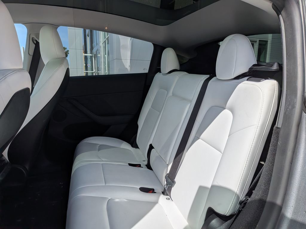 Used 2024 Tesla Model Y Performance image 18