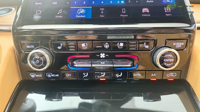 Used 2023 Jeep Grand Cherokee Summit AWD/4WD image 64