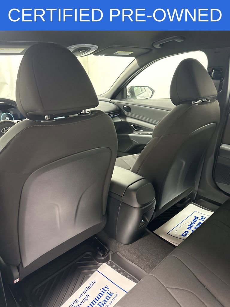 Certified 2025 Hyundai Elantra SEL FWD image 17