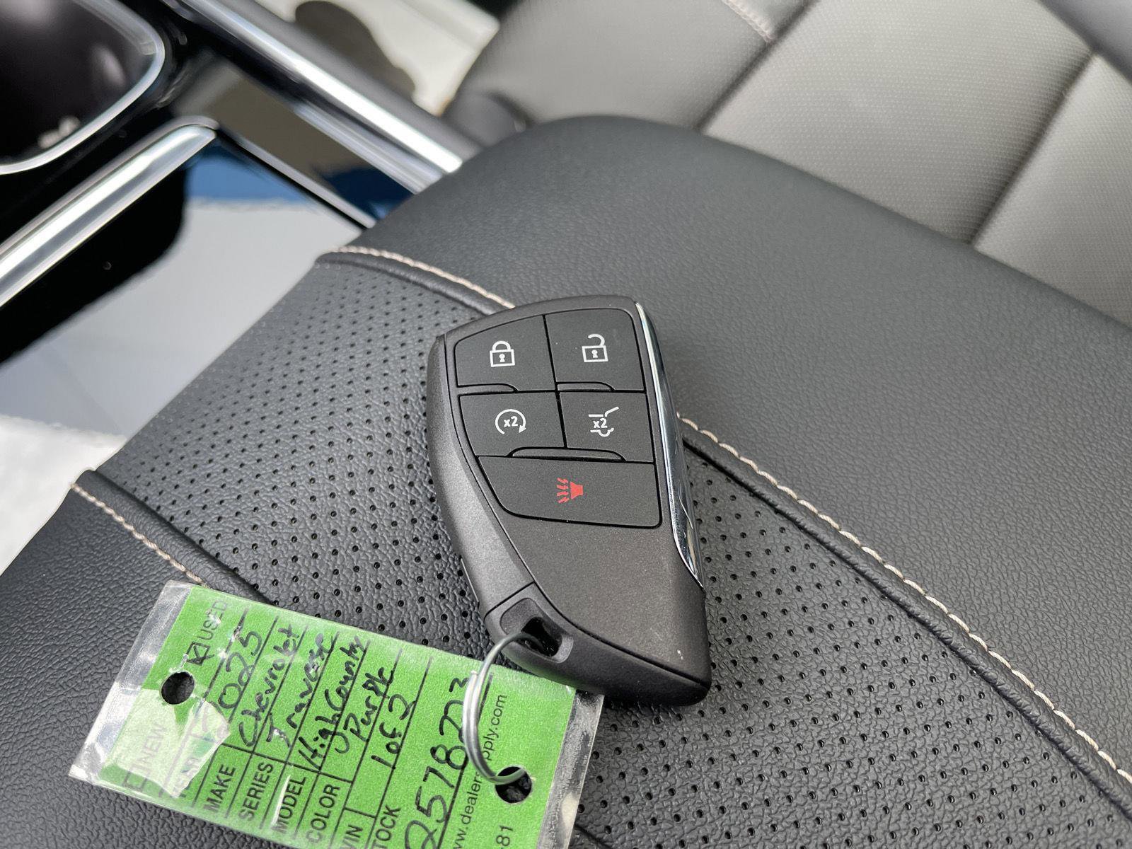 Used 2025 Chevrolet Traverse High Country w/ LPO, Floor Liner Package AWD/4WD image 51