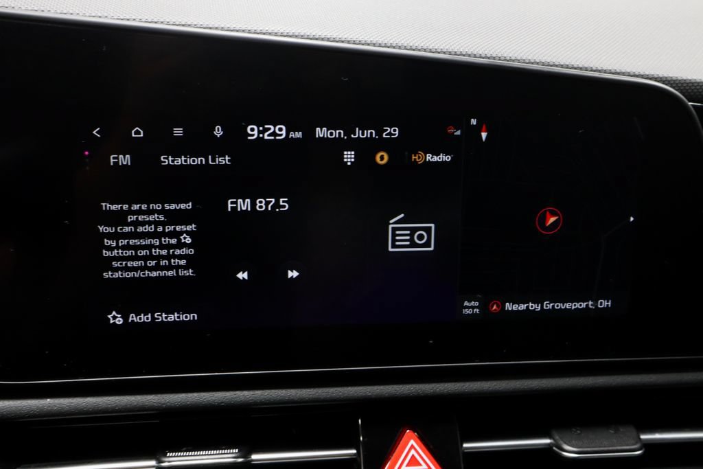 Used 2023 Kia Niro EX FWD image 4