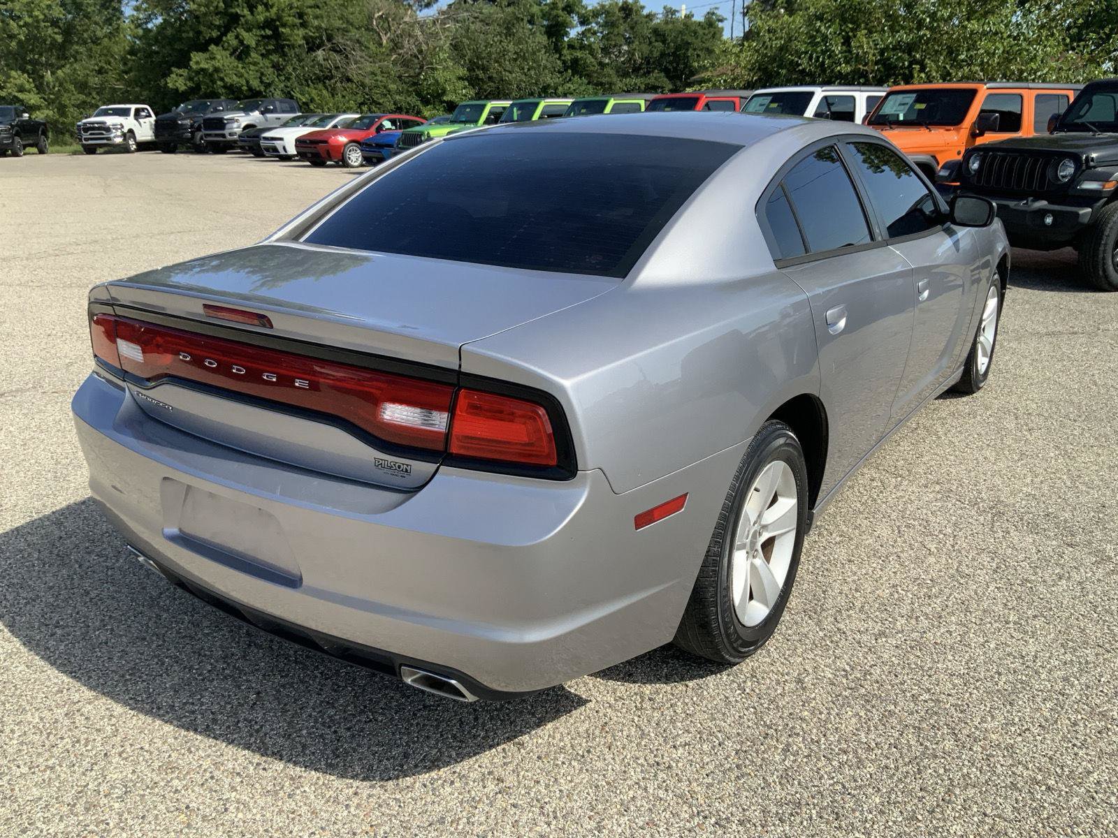 Used 2014 Dodge Charger SE RWD image 11