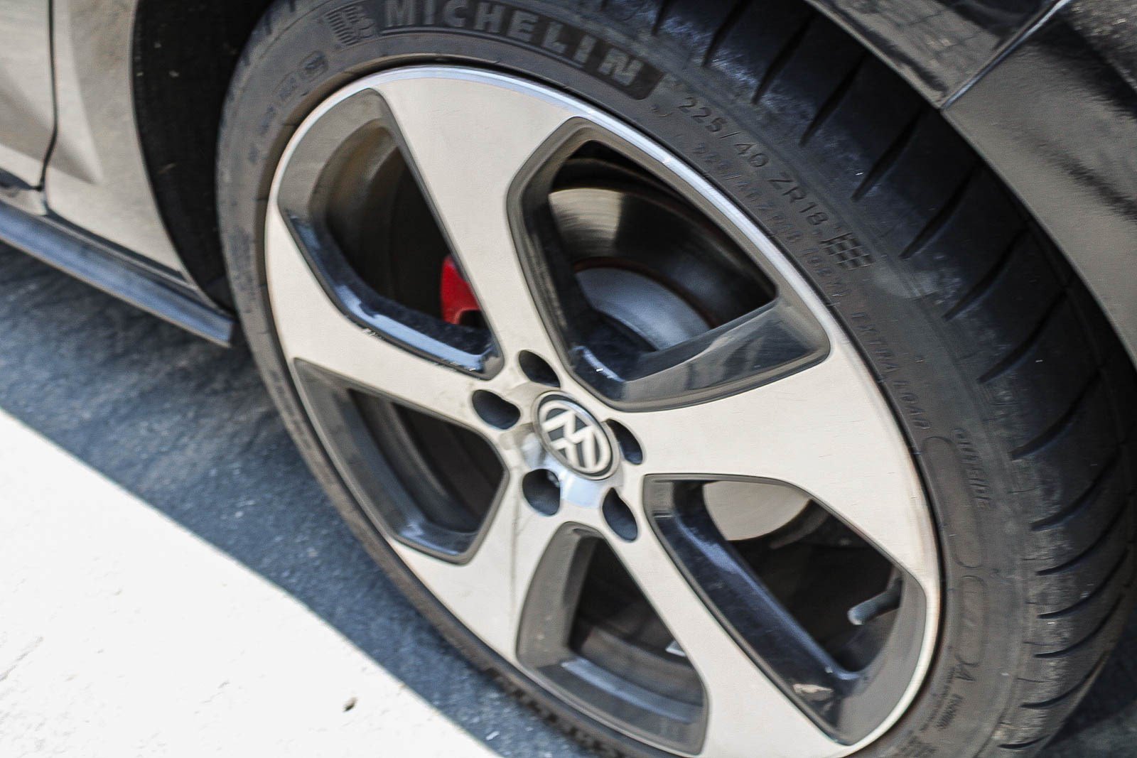 Used 2016 Volkswagen GTI SE FWD image 8