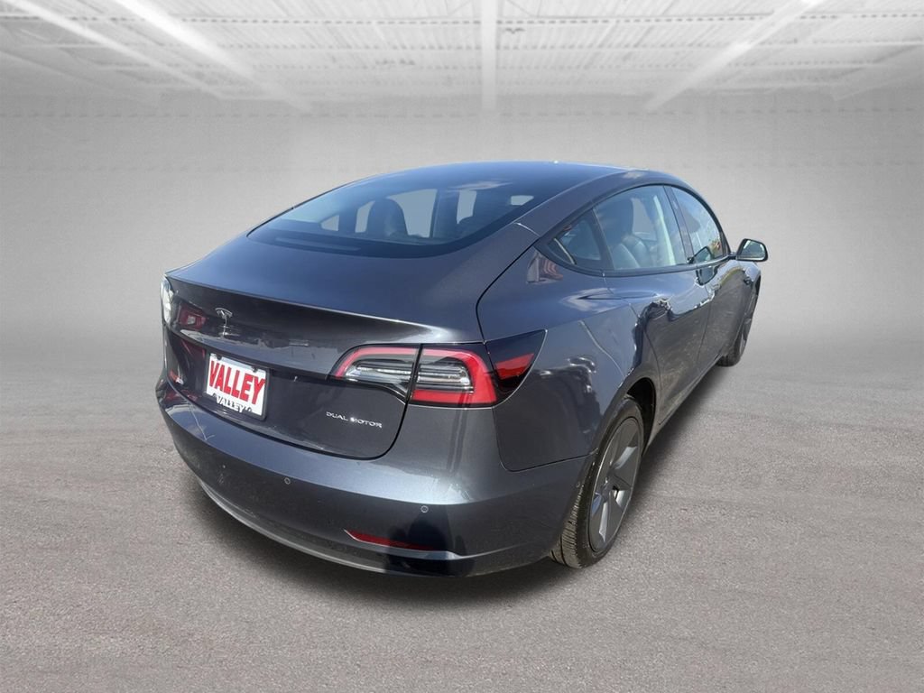 Used 2022 Tesla Model 3 Long Range AWD/4WD image 3