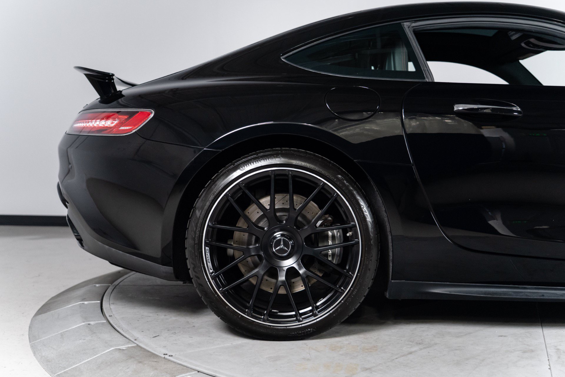 Used 2017 Mercedes-Benz AMG GT Coupe w/ Exclusive Interior Package image 21